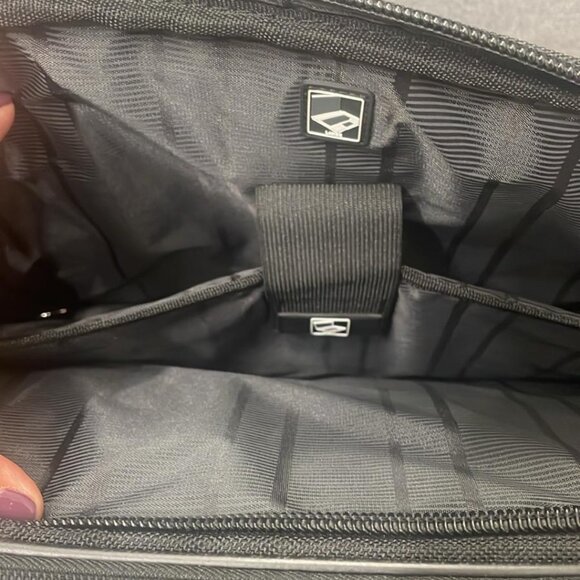 New Kenneth Cole Reaction  R-Tech Computer Case Black Laptop Bag - Picture 5 of 8